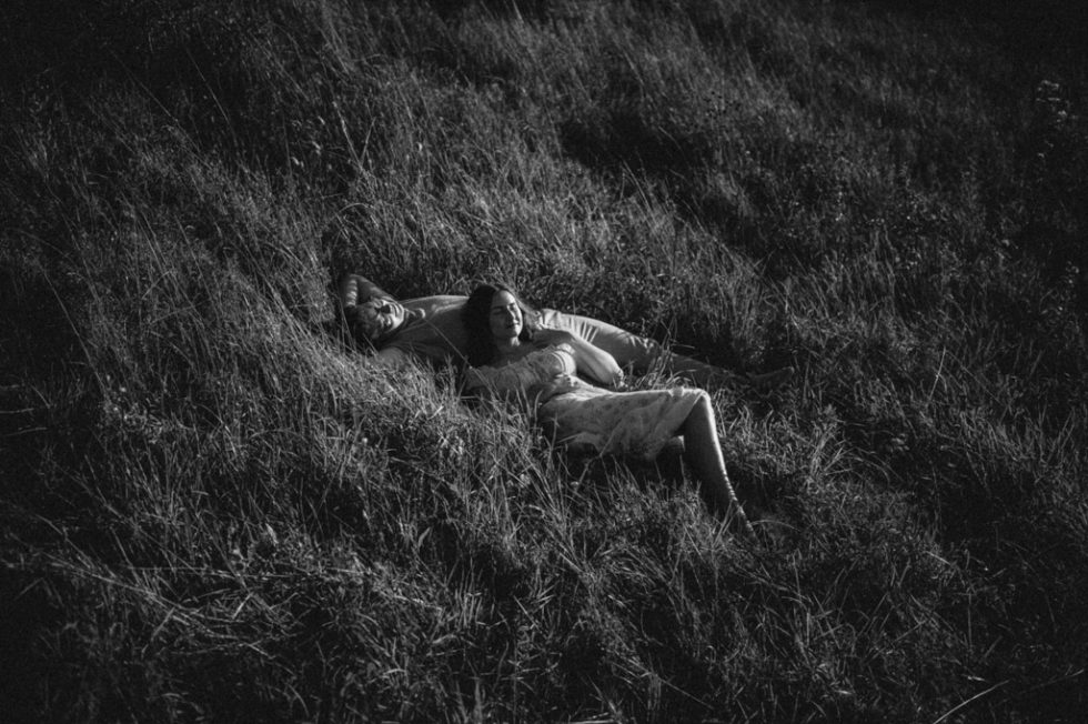 Paulina i Mateusz na warmińskich łąkach